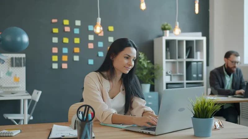 Growth metrics on a laptop screen